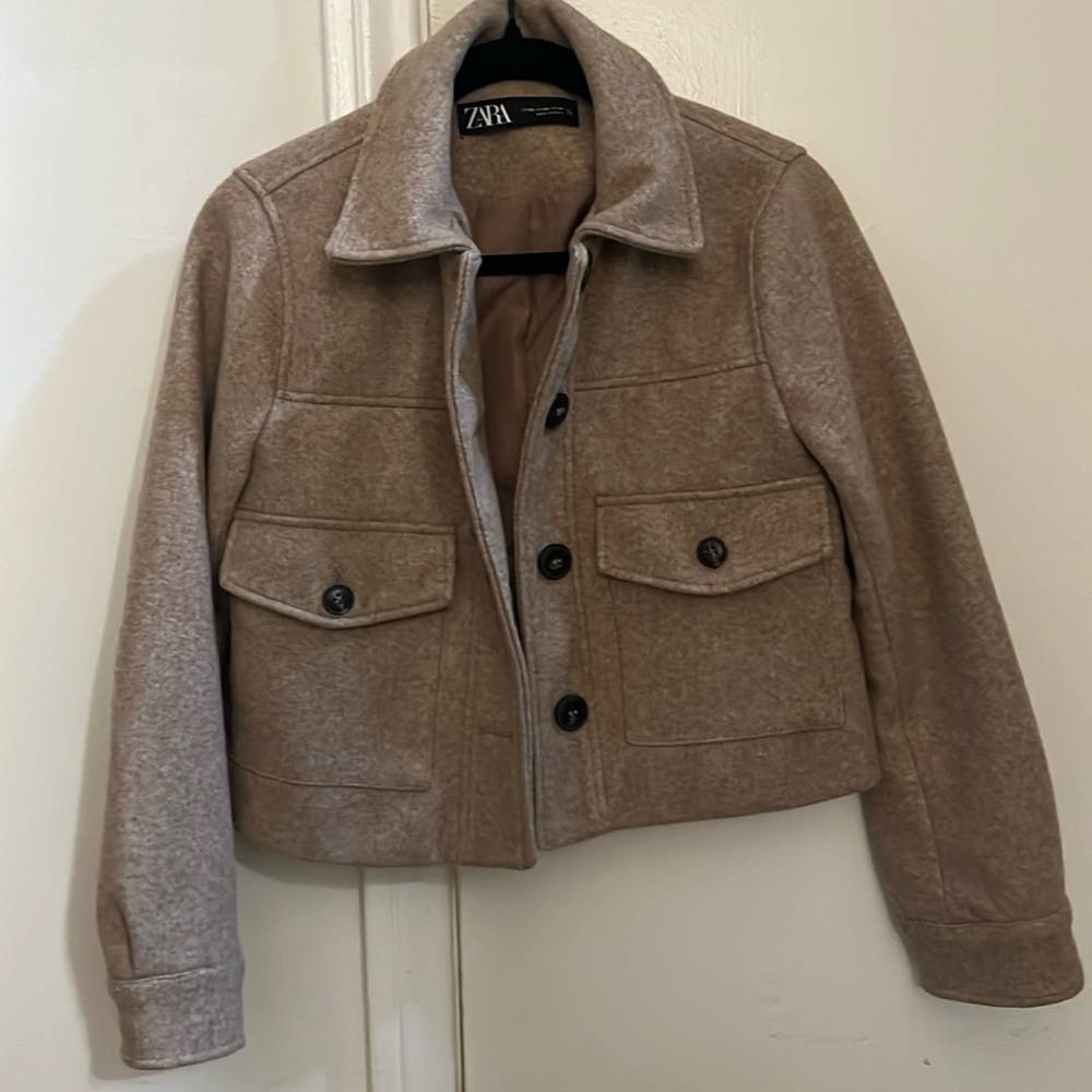 Zara cropped soft jacket with brown buttons
